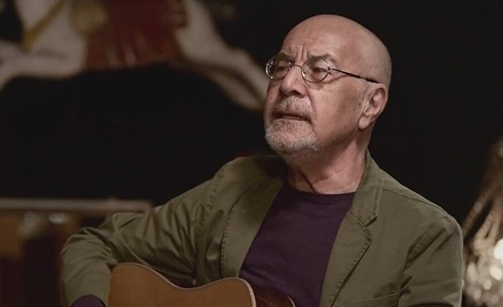 Mazhar Alanson’dan papağan çıkışı