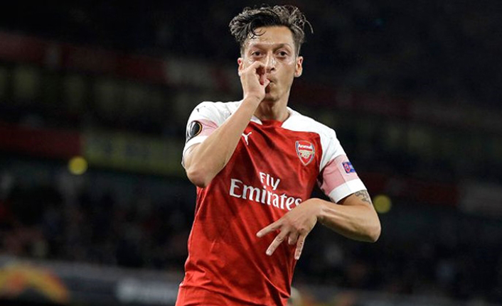 Mesut Özil Arsenal'den ayrılıyor mu?