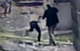 Su borusu çalan hırsıza sopalı dayak 