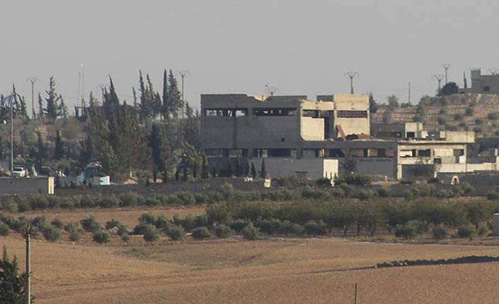 Esad güçleri Münbiç'in batı kırsalına girdi!