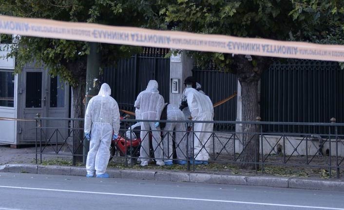 Yunanistan'da patlama: 1 polis yaralı