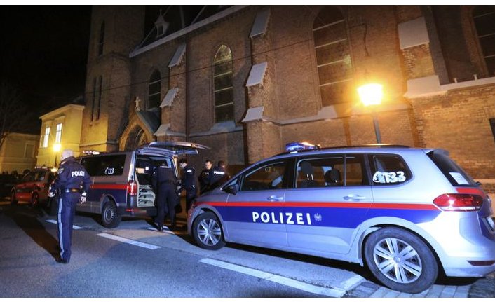 Viyana'da kiliseye saldırı: 15 yaralı