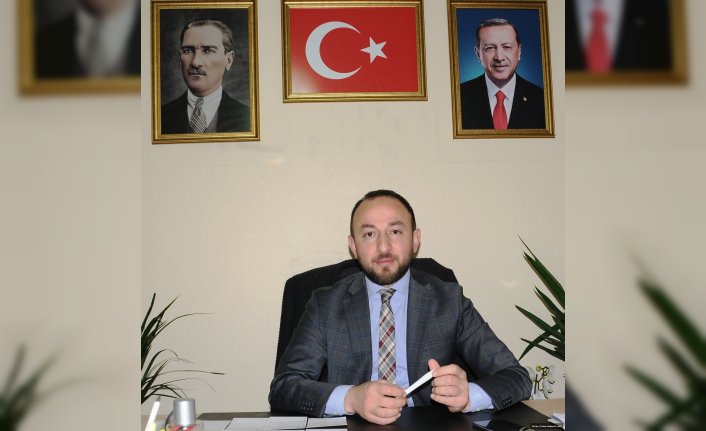  Ayağının tozu ile çalışmaya başladı 