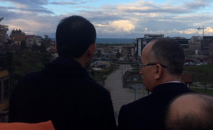 Bakan Kurum'da Trabzon'da tiyatro binası için yer gösterdi