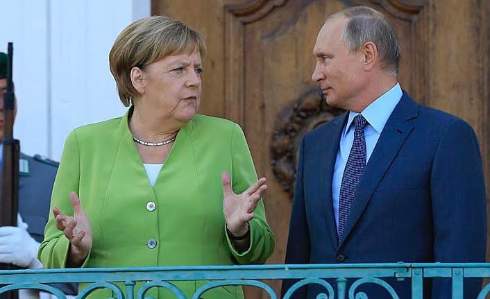 Merkel ve Putin Suriye'yi görüştü