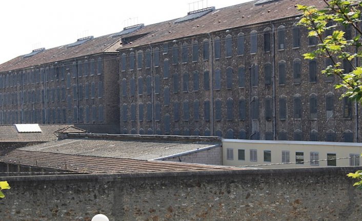 Fransız mahkum ülkenin en büyük hapishanesinden kaçtı