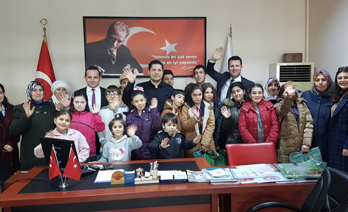 Akçaabat Belediyesi'nden öğrencilere yardım