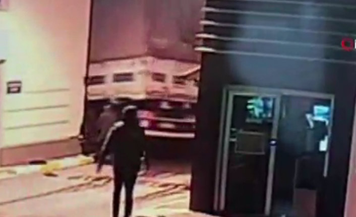 Kamyon dehşet saçtı!