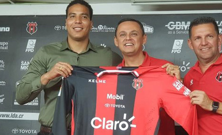 Ve Esteban Alvarado imzayı attı!