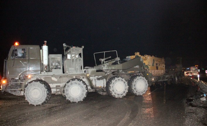 Şanlıurfa'ya askeri sevkiyat devam ediyor