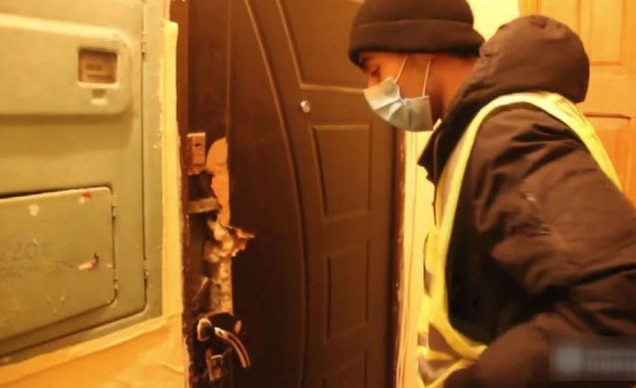 2 Türk kız öğrenci evlerinde ölü bulundu