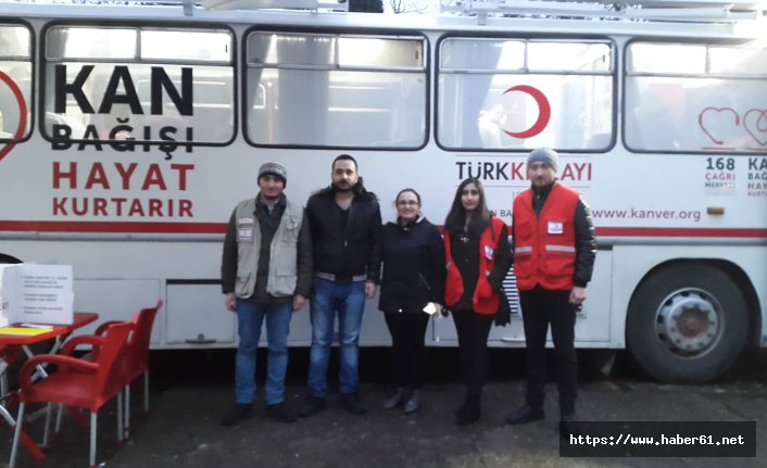 Trabzon Üniversitesi öğrenciler Kızılay için gönüllü oldu