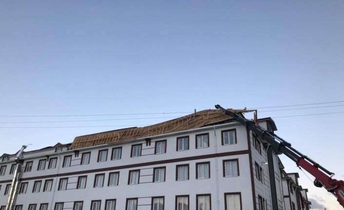 Sinop’ta fırtına yıktı geçti