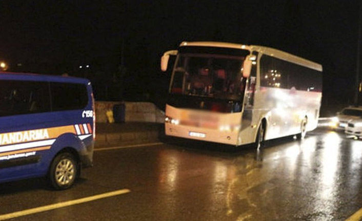 Korku dolu anlar! Faciayı hostes ve yolcu önledi