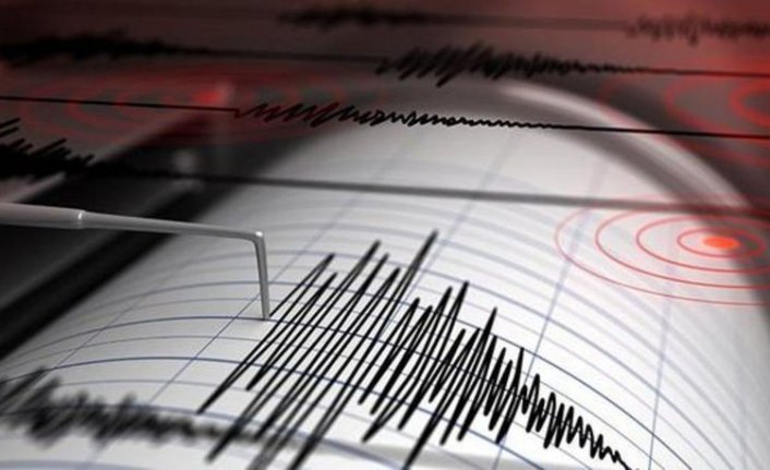 Endonezya'da 6,6 büyüklüğünde deprem