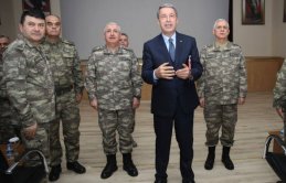 Bakan Akar ve Genelkurmay Başkanı Suriye sınırında!