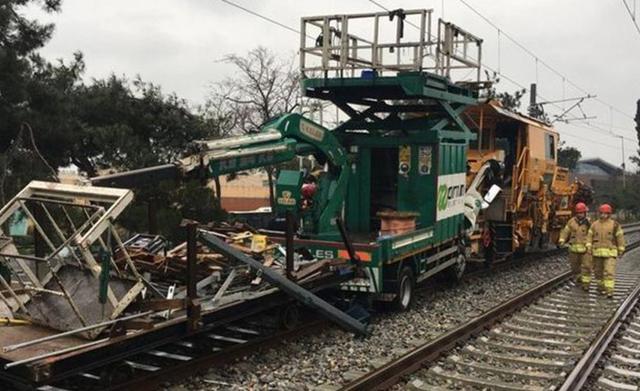 İstanbul'da tren kazası - Yaralılar var