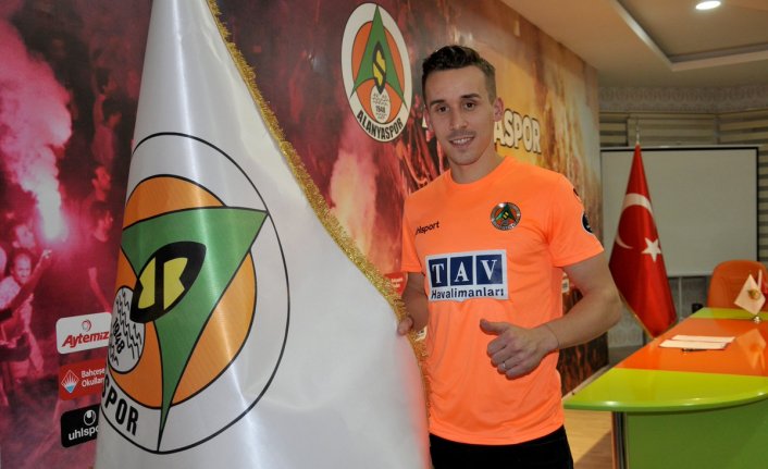 Alanyaspor, Çek futbolcuyla anlaştı!
