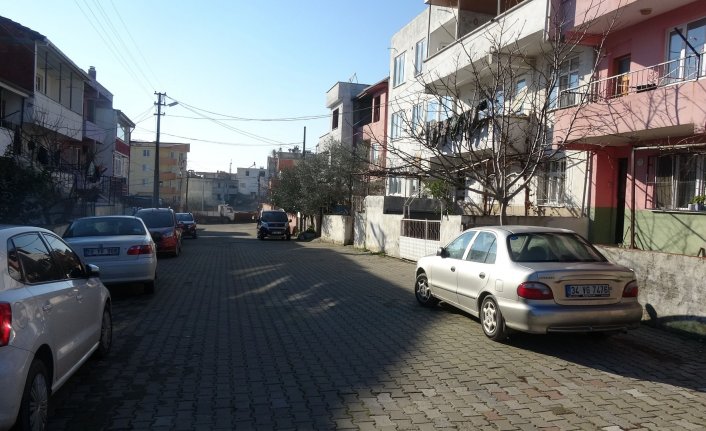 Kendisini dövdüğünü iddia ettiği nişanlısını öldürdü