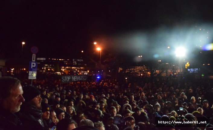 Polonyalılar öldürülen belediye başkanı için sokaklarda