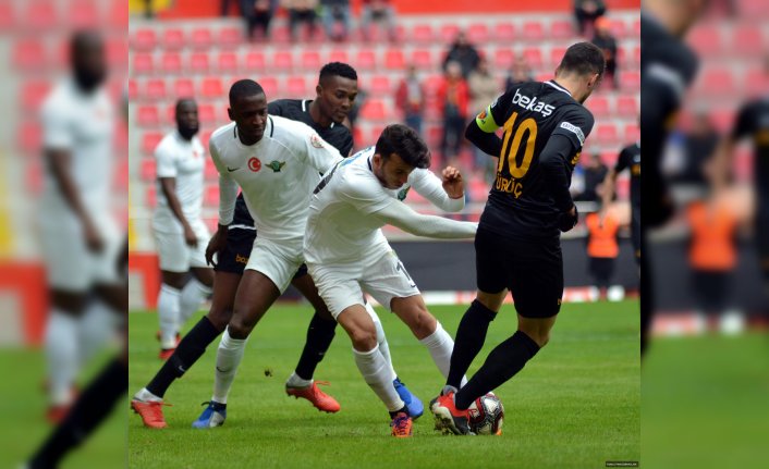 İM Kayserispor-Akhisarspor: 1-2