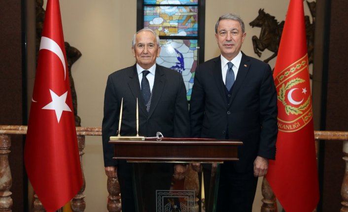 Bakan Akar'dan görüşme trafiği