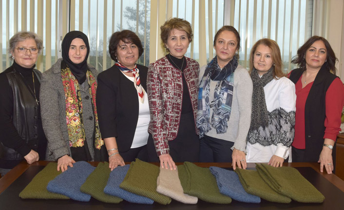 Trabzon’daki kadınlardan sınırdaki askerlere kaşkol