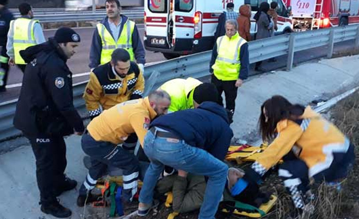 İstanbul'da otobüs devrildi! Yaralılar var...