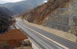 Karayolları Gümüşhane Bayburt yolunda yapılan çalışma ile ilgili uyardı. 25.01.2019