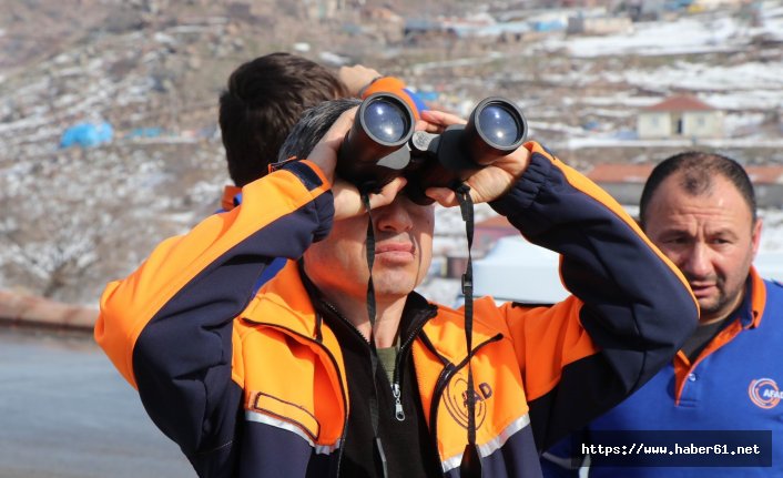 Dağın zirvesinde mahsur kalan genç kurtarıldı