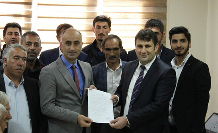 AK Parti Çat Belediye başkan Adayı Melik Yaşar kimdir?