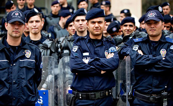 Resmi Gazete'de yayımlandı! Emniyet hizmetlerinde kıyafet değişikliği...