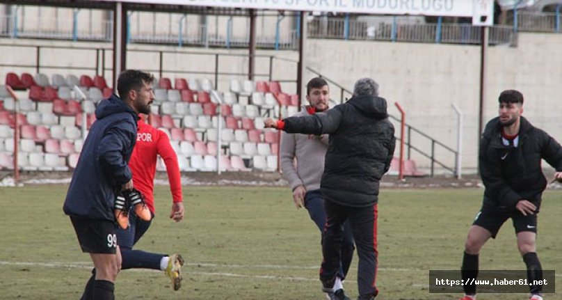 Maç bitti teknik direktöre saldırdılar
