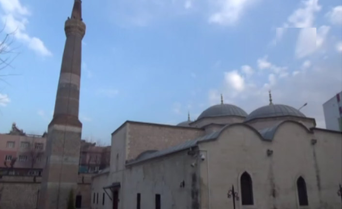 Tarihe meydan okuyan cami