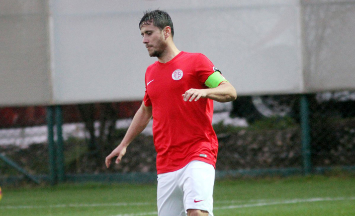 Musa Nizam Antalyaspor'dan ayrıldı