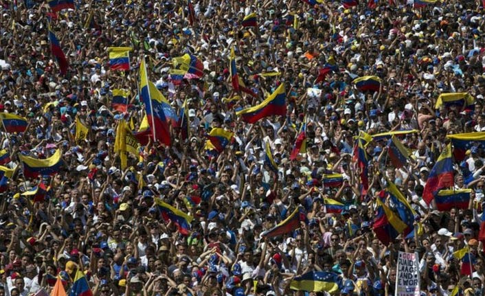 1 Ülke 2 lider 2 meydan - Halk sokakta