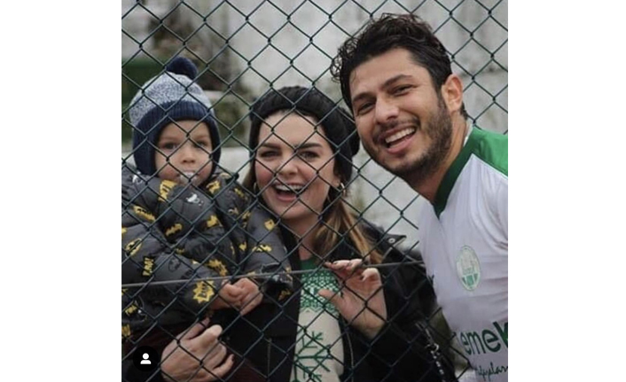 Pelin Karahan eşinin şampiyonluk maçını böyle izledi