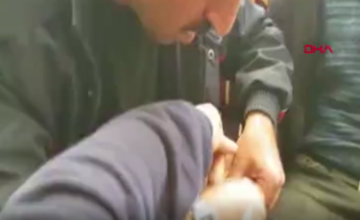 Parmağına sıkışan yüzüğü itfaiye çıkardı