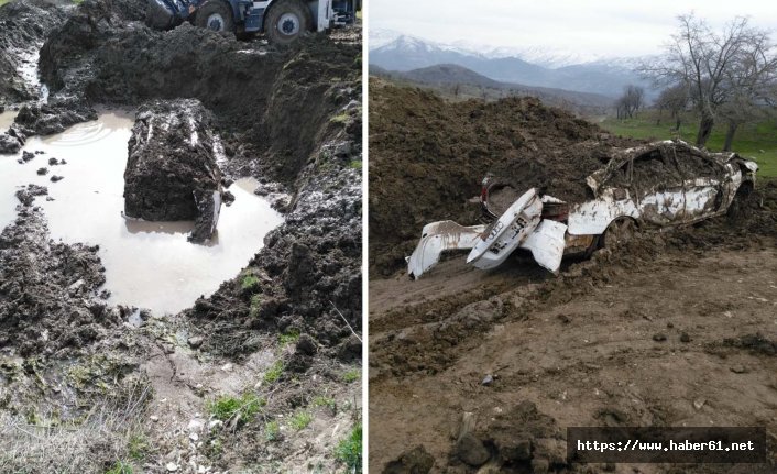 Teröristler çaldıkları otomobili toprağa gömdü