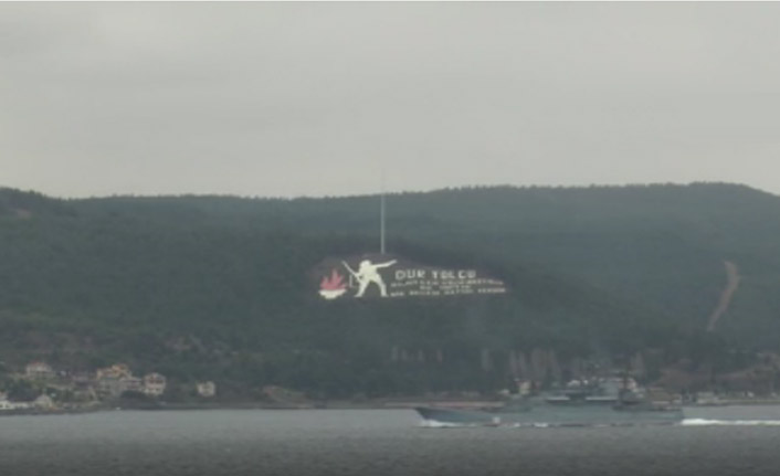 Savaş gemileri Çanakkale'den geçti