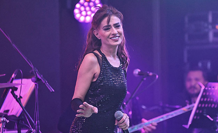 Yıldız Tilbe: "Tüm futbol takımları için şarkı yaptım"