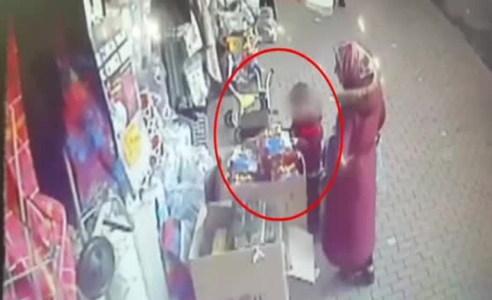 Anneye bak! Çocuğuna hırsızlık yaptırdı