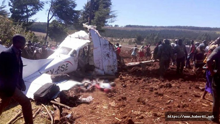 Kenya'da uçak düştü!