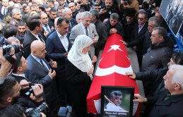 Ozan Arif son yolculuğuna uğurlandı