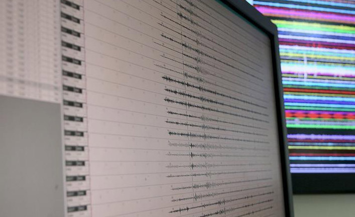 Endonezya'da 5,4 büyüklüğünde deprem