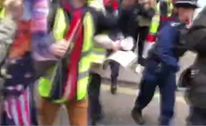 Sarı yeleklilere sert müdahale