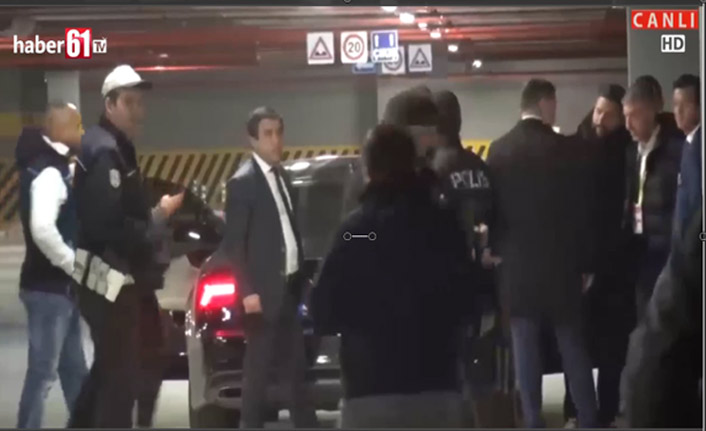 Ahmet Ağaoğlu soyunma odasına indi