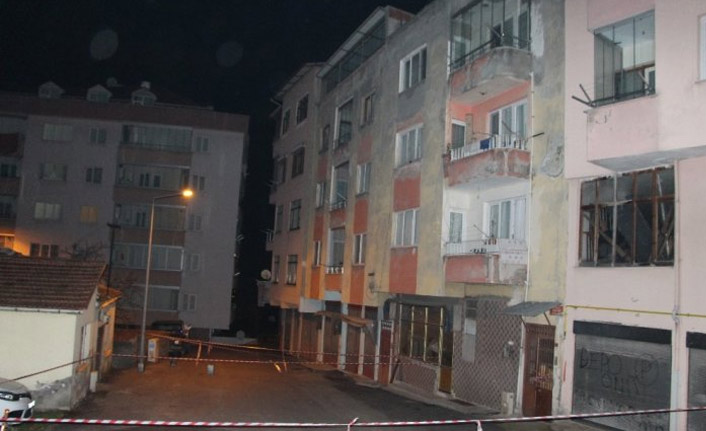 Trabzon'da 4 katlı bina boşaltıldı!