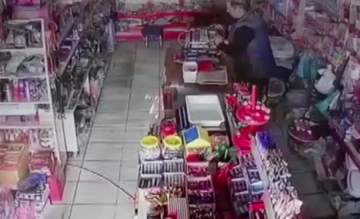 Dana markete girerse...