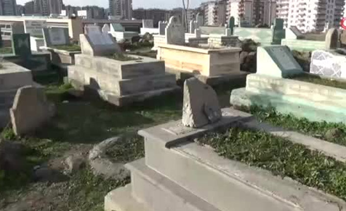 Hırsızlar şimdi de mezarlara dadandı